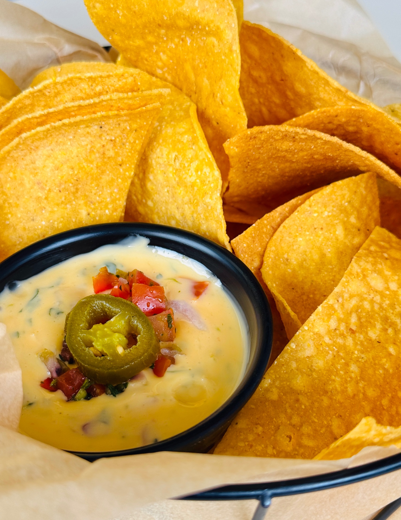 Fresh Chips & Spicy Queso